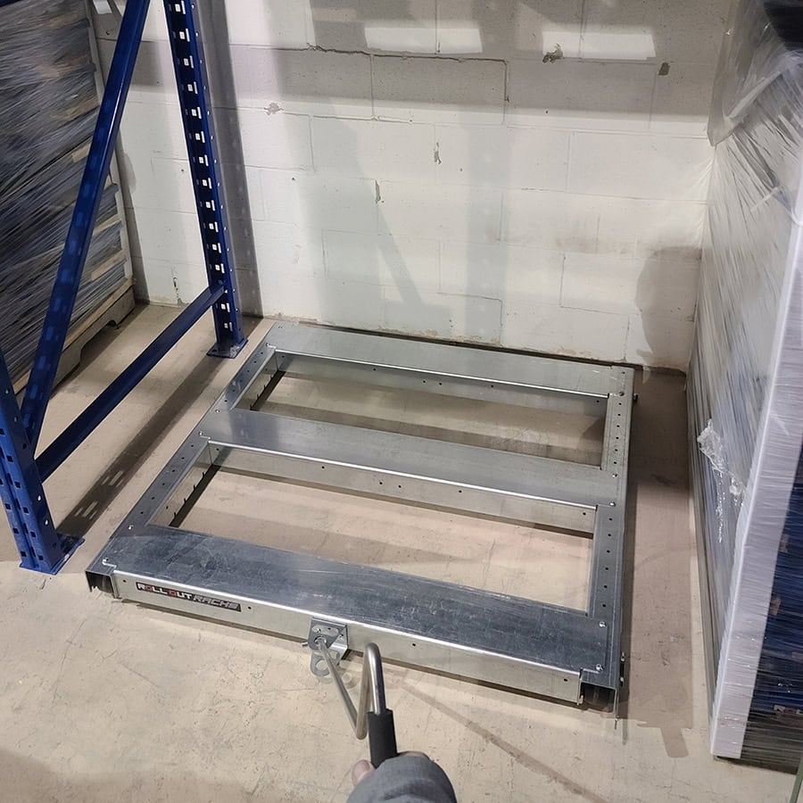 Container-Roll-Out-Platform