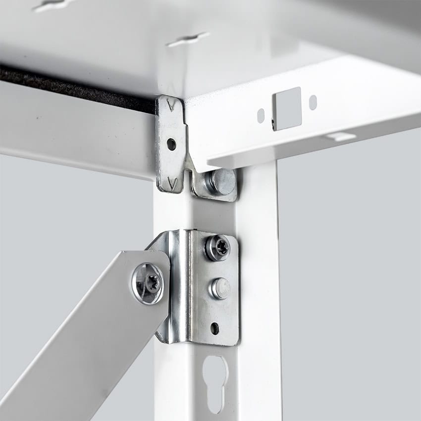 FreeSpan-Clip-Shelving-Closeup