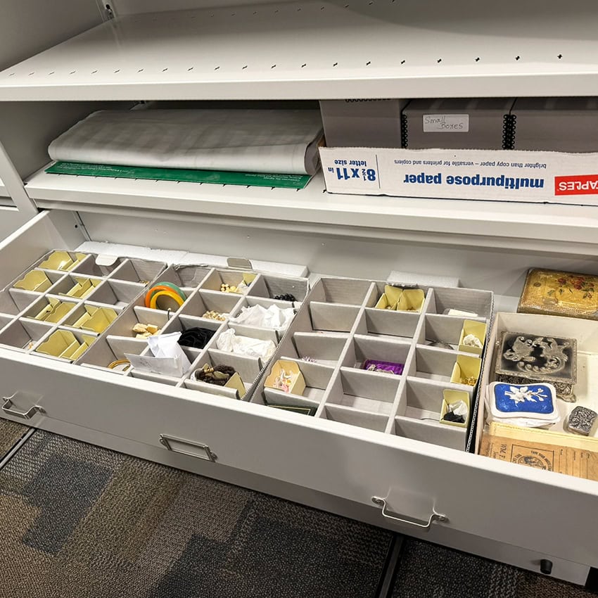 Nantucket-Drawers-on-4-Post-FreeSpan-Shelving