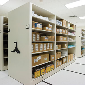 Mobile-Lab-Shelving