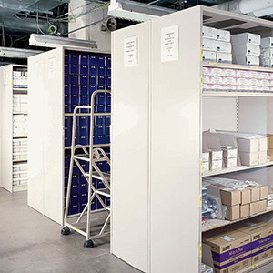 Stationary-Lab-Shelving